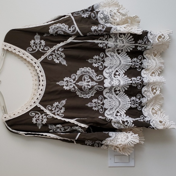 Democracy Olive Green Embroidered Top Size XL - Picture 3 of 5